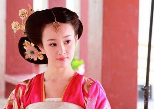 明星公主抱古装图片,明星演绎古典柔情瞬间